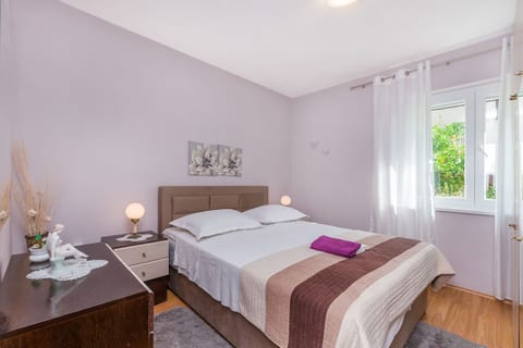 Apartment and Rooms Tatijana - Unit 49083-61
