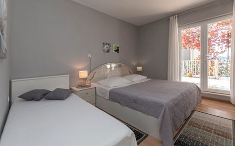 Apartment and Rooms Tatijana - Unit 49084-61
