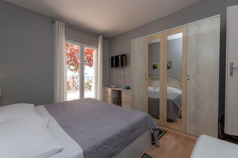 Apartment and Rooms Tatijana - Unit 49084-61