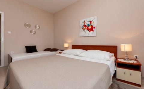 Apartment and Rooms Tatijana - Unit 49085-61