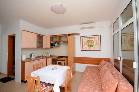 Apartments Jure - Unit 49168-61