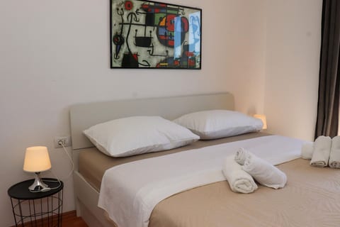 Apartments Ena - Unit 150800-15