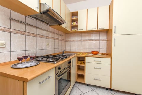 Apartment Renata - Unit 49244-61