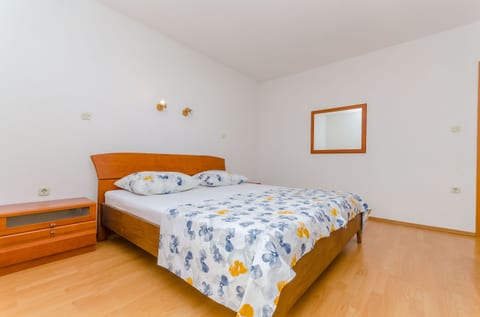 Apartments Milivoj - Unit 49246-61