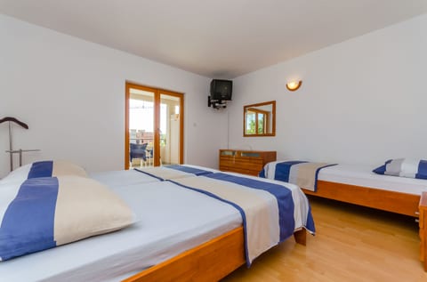 Apartments Milivoj - Unit 49247-61