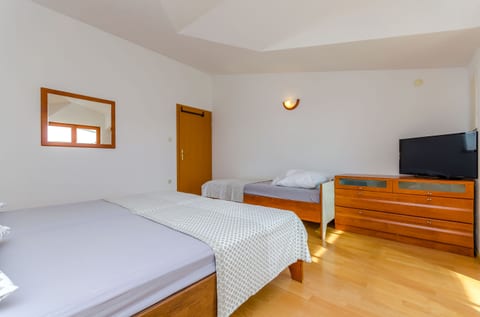 Apartments Milivoj - Unit 49248-61