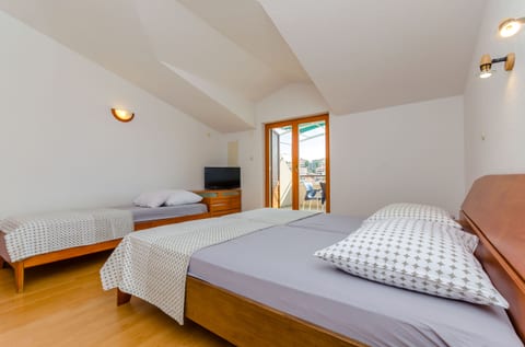Apartments Milivoj - Unit 49248-61