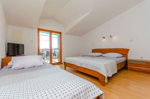 Apartments Milivoj - Unit 49248-61