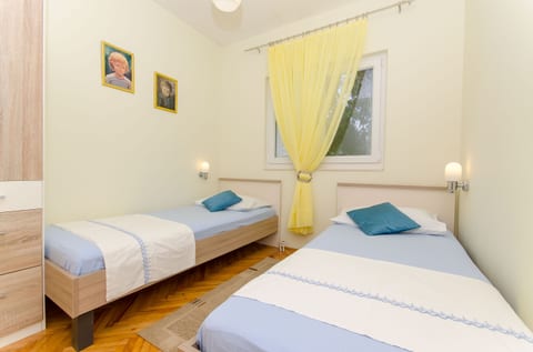Apartments Jerko - Unit 49295-61