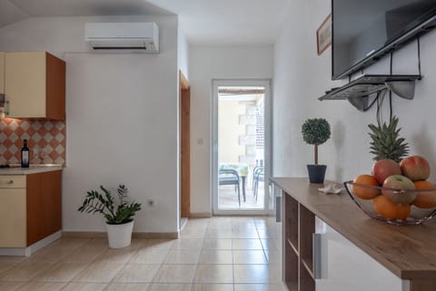 Apartments Ivo - Unit 49365-61