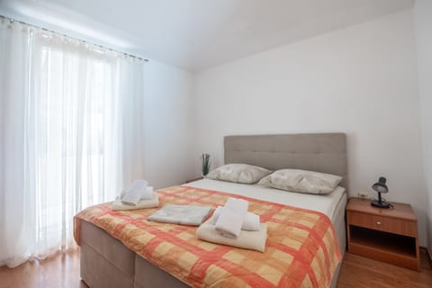 Apartments Ivo - Unit 49365-61
