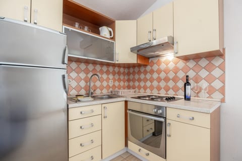 Apartments Ivo - Unit 49365-61