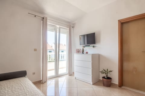 Apartments Ivo - Unit 49366-61