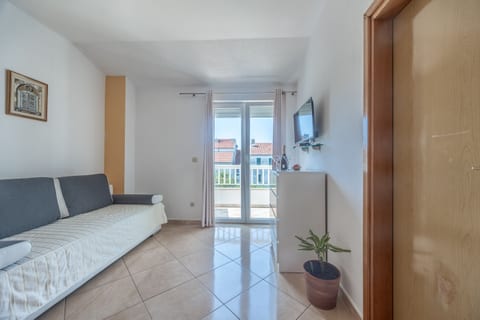 Apartments Ivo - Unit 49366-61