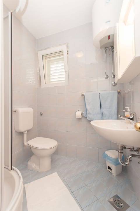 Apartments Ante - Unit 49374-61