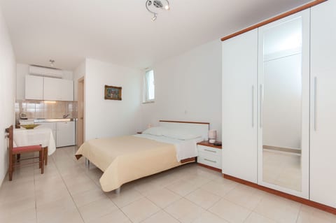 Apartments Ante - Unit 49375-61