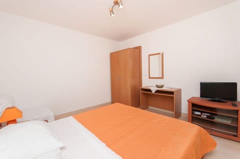 Apartments Ante - Unit 49376-61
