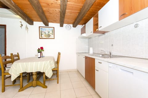 House Ivan - Unit 49422-61