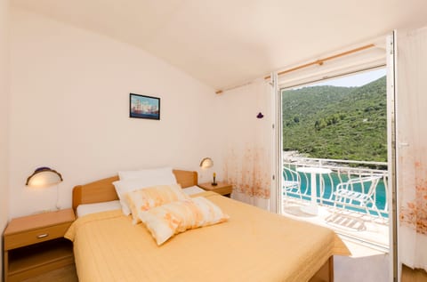 Apartments Dinko - Unit 49466-61