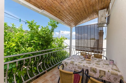Apartments Dinko - Unit 49466-61
