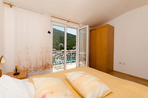 Apartments Dinko - Unit 49466-61