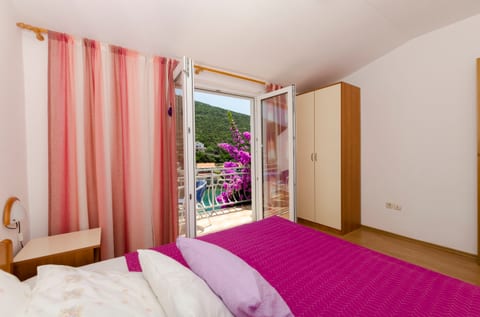 Apartments Dinko - Unit 49467-61