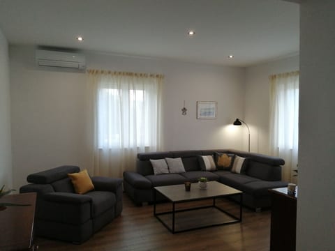Apartments Jelka - Unit 49539-61