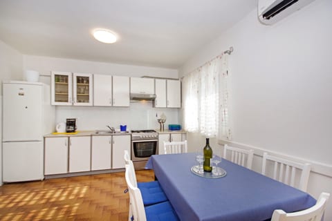 Apartment Danica - Unit 49601-61