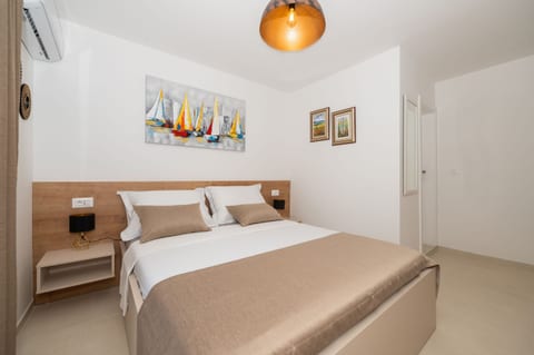 House Katarina - Unit 49654-61