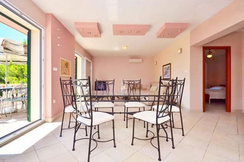 House Ivan - Unit 49674-61