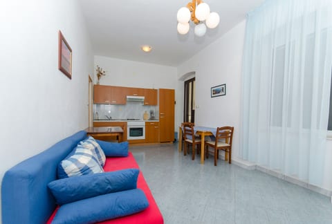 Apartments Ivanka - Unit 49759-61