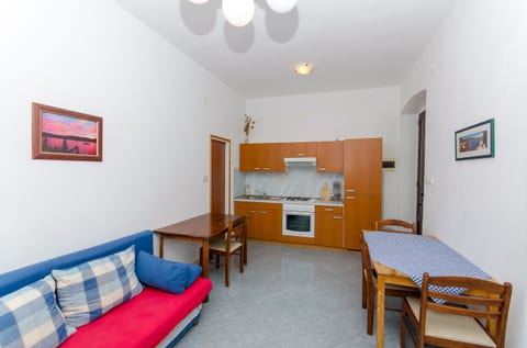 Apartments Ivanka - Unit 49759-61