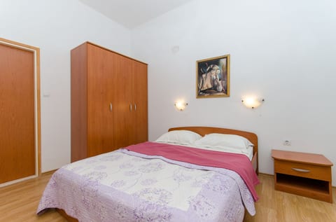 Apartments Ivanka - Unit 49760-61