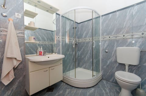 Apartments Ivanka - Unit 49760-61