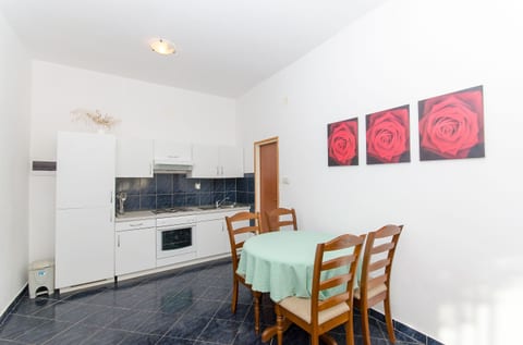 Apartments Ivanka - Unit 49761-61