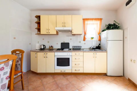 House Marina - Unit 49809-61