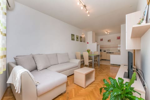 Apartments Cetina - Unit 49827-61