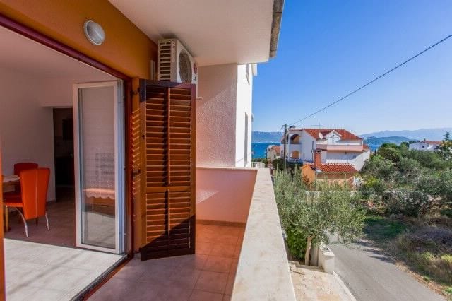 Apartments Josip - Unit 49829-61