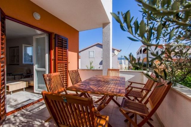 Apartments Josip - Unit 49830-61