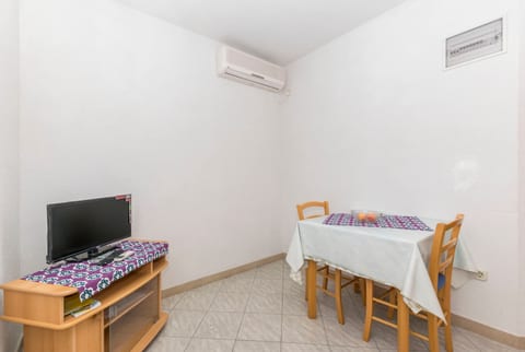 Apartments Jerka - Unit 49959-61