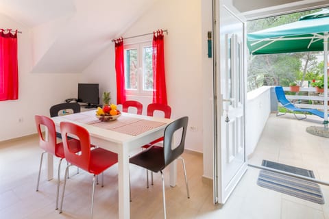 Apartment Ante - Unit 50043-61