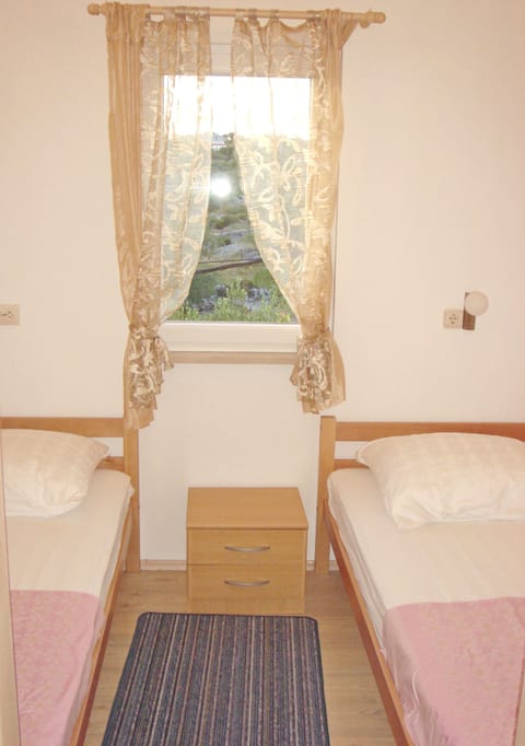 Apartments Mira - Unit 50100-61