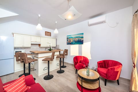 House Sunce - Unit 150716-15