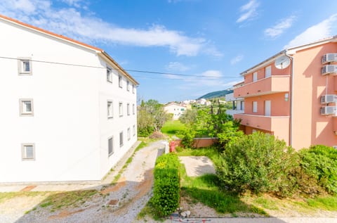 Apartments Damir - Unit 50702-61