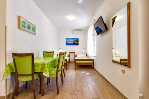 Apartments Arsen - Unit 50837-61