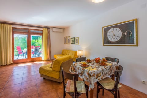 Apartments Lončarić - Unit 51088-61