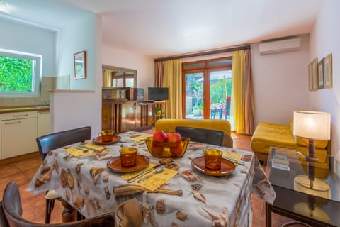 Apartments Lončarić - Unit 51088-61