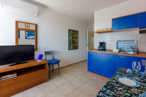 Apartments Lončarić - Unit 51089-61