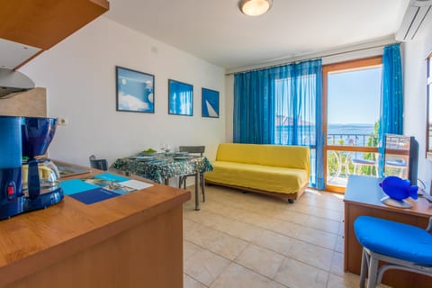 Apartments Lončarić - Unit 51089-61