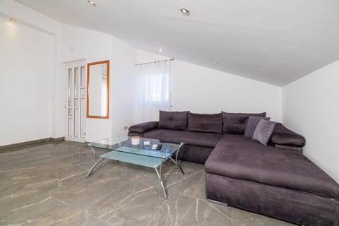 Apartments Alin - Unit 51130-61